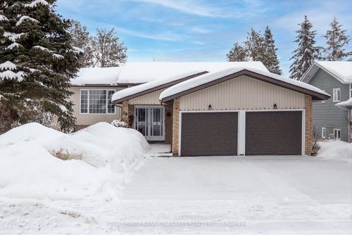 20 Cedartree Lane, Bobcaygeon, ON, K0M1A0 | Card Image