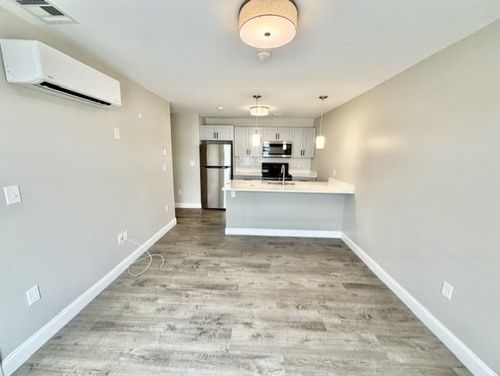 3c-882 Massachusetts Avenue, Arlington, MA, 02476 | Card Image