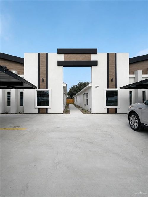 709 Emerald Avenue, Edinburg, TX, 78541 | Card Image