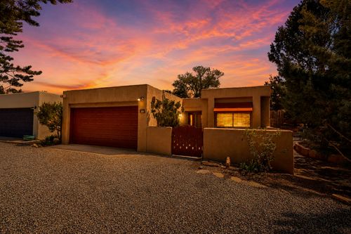 258 Cuesta Del Norte, Santa Fe, NM, 87501-1271 | Card Image