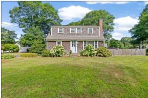 50 Redwood Ln, Hyannis, MA, 02601-4335 | Card Image