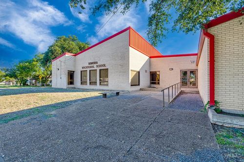 805 S Prospect Ave, Sonora, TX, 76950-7022 | Card Image