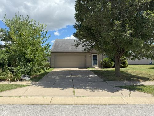 2069 Fullwood Dr, Brownsburg, IN, 46112-8081 | Card Image