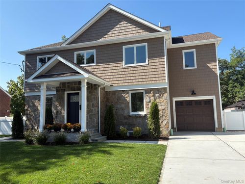 45 Brunswick Ave, Williston Park, NY, 11596-1502 | Card Image