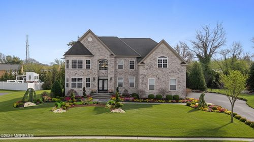 11 Gatarz Ct, East Brunswick, NJ, 08816-3592 | Card Image