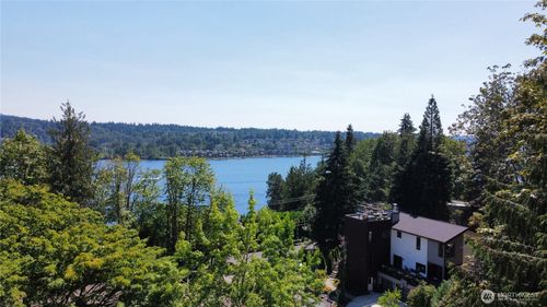 7421 E Mercer Way, Mercer Island, WA, 98040-5818 | Card Image