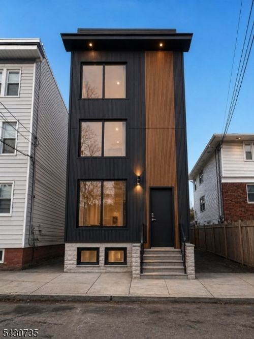 28 Grove Ter, Irvington, NJ, 07111-5198 | Card Image