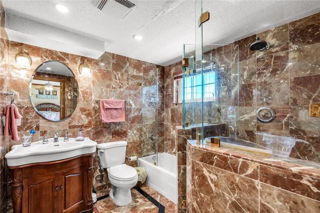 127 - 127 S Layton Dr, House other with 3 bedrooms, 2 bathrooms and null parking in Long Key FL | Image 17