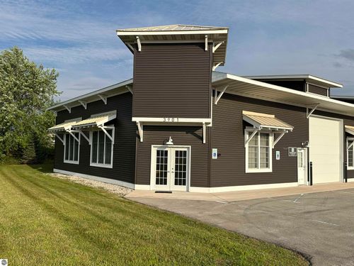 1-3901 Blair Valley Rd, Traverse City, MI, 49685-7346 | Card Image