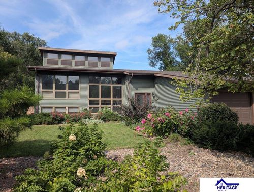 655 E 8th St, York, NE, 68467-3103 | Card Image