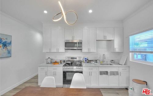 2925-2927 S Catalina Street, Los Angeles, CA, 90007 | Card Image