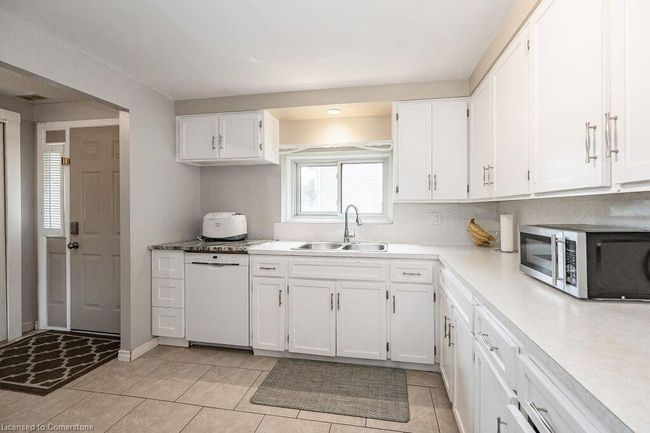 30 - 11 Grand River Blvd, Townhouse with 4 bedrooms, 2 bathrooms and 1 parking in Kitchener ON | Image 10