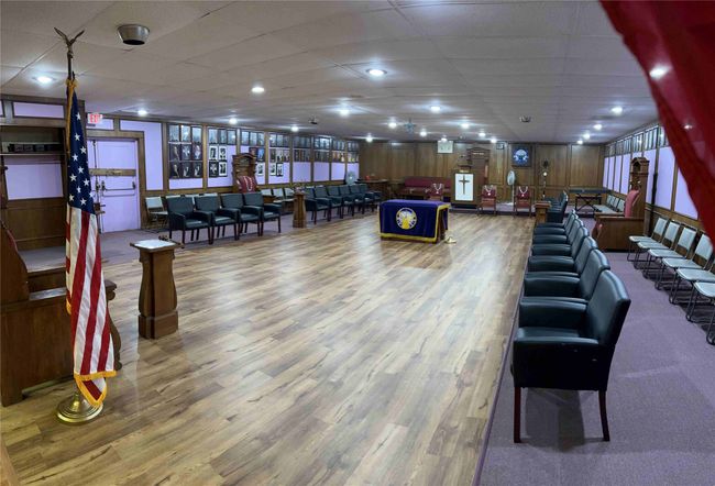 Spacious room in this large building | Image 17