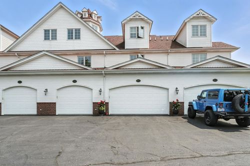 9996 Tashmoo Ln, Clay, MI, 48001-4294 | Card Image