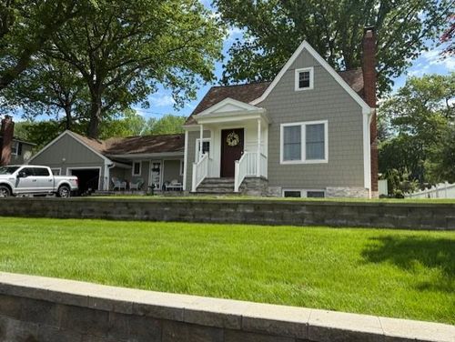 284 Warren Ave, Hawthorne, NY, 10532-1914 | Card Image