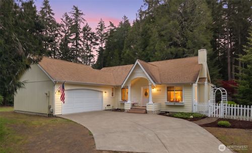 240 E Aycliffe Dr, Shelton, WA, 98584-8588 | Card Image