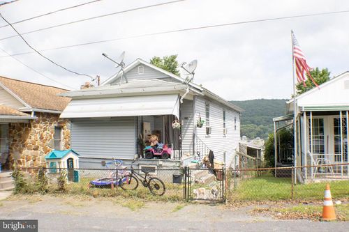 1629 W Willow St, Coal Township, PA, 17866-2805 | Card Image