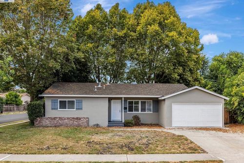 7600 Ironwood Dr, Dublin, CA, 94568-1917 | Card Image