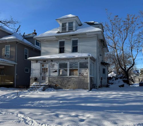 928 W 2nd St, Waterloo, IA, 50701-2604 | Card Image