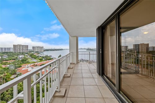 1405-4000 Towerside Ter, Miami, FL, 33138-2235 | Card Image