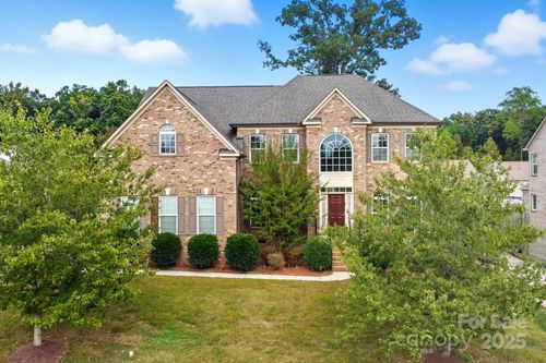 7718 Wiltshire Ridge Rd, Charlotte, NC, 28269-5245 | Card Image