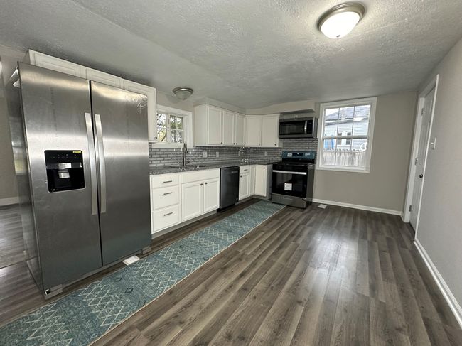 Kitchen | Image 10