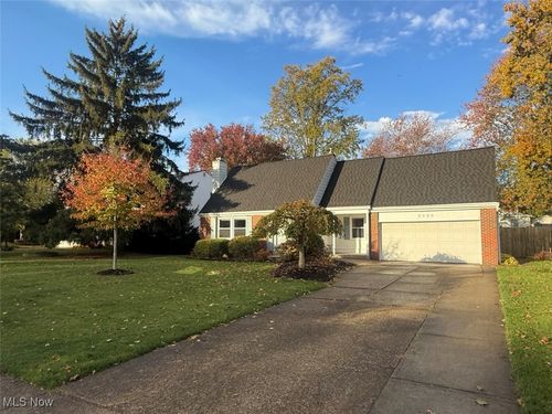 5920 Sherwood Dr, North Olmsted, OH, 44070-4149 | Card Image