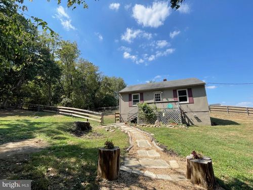 18390 Silcott Springs Rd, PURCELLVILLE, VA, 20132-3908 | Card Image