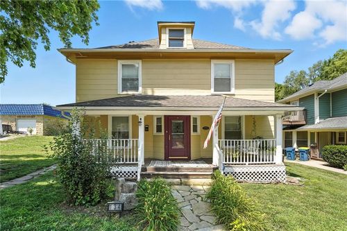 134 S Lincoln St, Liberty, MO, 64068-2529 | Card Image
