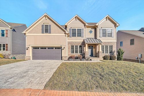 6982 Linn Cove Ct, Roanoke, VA, 24018-5245 | Card Image