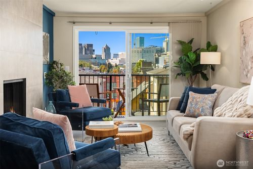 apt-305-701 17th Ave, Seattle, WA, 98122-4667 | Card Image