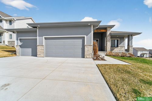 16962 Cora St, Bennington, NE, 68007-5060 | Card Image