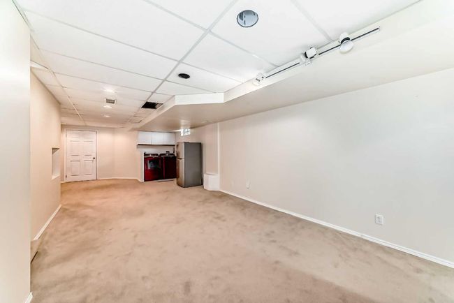 207 Coachway Rd Sw, House other with 3 bedrooms, 3 bathrooms and 2 parking in Calgary AB | Image 39