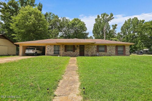 365 Lynwood Lane, Jackson, MS, 39206 | Card Image