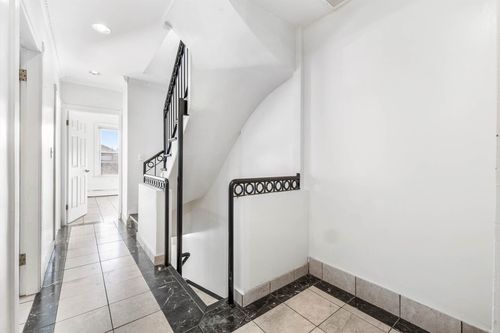 1a-571 Somerville Avenue, Somerville, MA, 02143 | Card Image