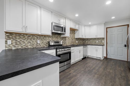 9033 N 70th St, Milwaukee, WI, 53223-2113 | Card Image