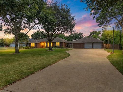 5255 Beaver Rd, Santa Fe, TX, 77517-3220 | Card Image