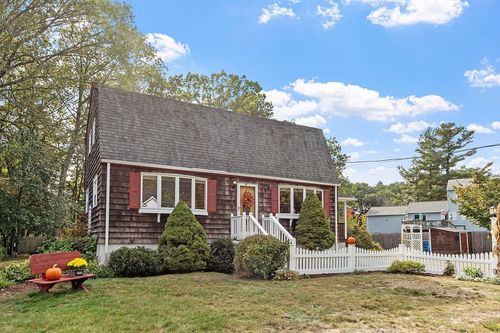 37 Porter St, Billerica, MA, 01821-2833 | Card Image