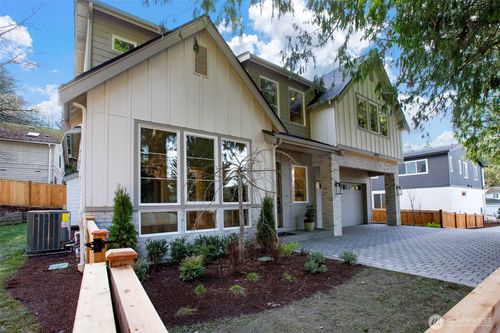 8722 128th Ave Ne, Kirkland, WA, 98033-5926 | Card Image