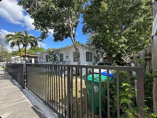 3041 Nw 10th Ave, Miami, FL, 33127-3605 | Card Image