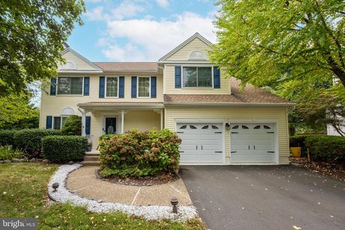 220 Ivanhoe Dr, Robbinsville, NJ, 08691-3607 | Card Image