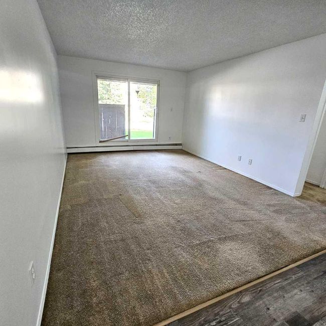 104A - 5611 10 Ave, Condo with 2 bedrooms, 1 bathrooms and 1 parking in Edson AB | Image 11