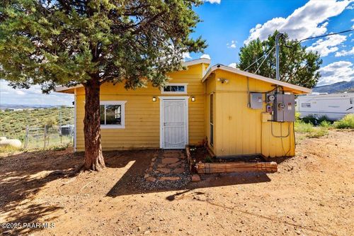 9275 E Chestnut Hill Ave, Dewey-Humboldt, AZ, 86327-6909 | Card Image