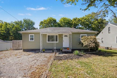 123 Eastview Cir, Shelbyville, KY, 40065-8838 | Card Image