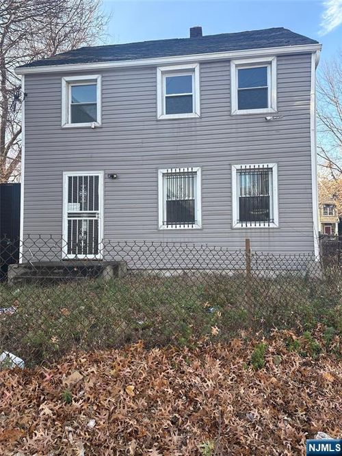 172 Main St, Paterson, NJ, 07505-1202 | Card Image