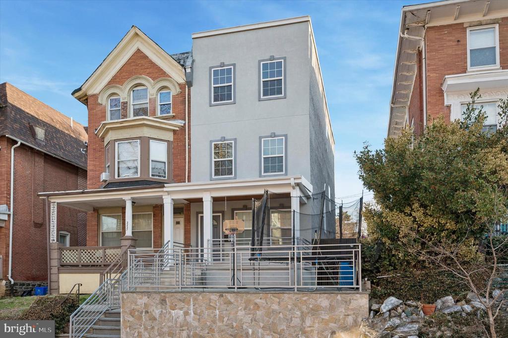 Residential in PHILADELPHIA 3