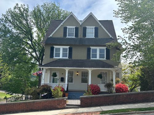 18 Mountain Ave Sw, Roanoke, VA, 24016-5110 | Card Image