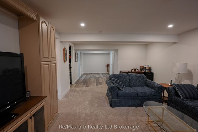 11 Mcdonald Crt, House other with 2 bedrooms, 3 bathrooms and 2 parking in Tillsonburg ON | Image 20