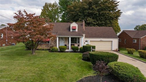 575 Breetz Dr, Campbell, OH, 44405-1201 | Card Image