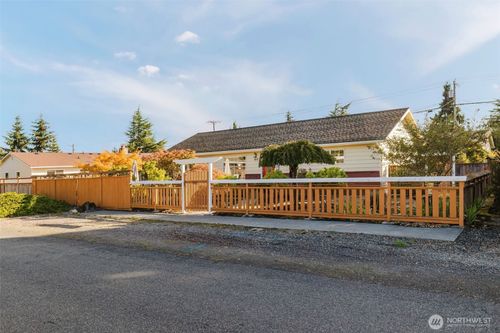 410 N Knapman Ave, Sequim, WA, 98382-3443 | Card Image